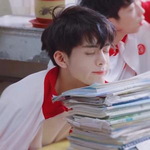 啊啊啊乳头好大 妈妈好爽啊快 要射了 啊啊啊
